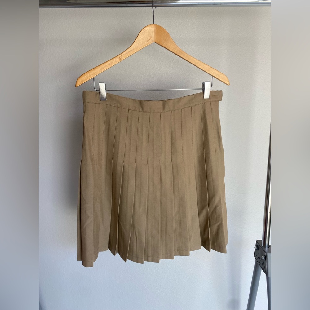 Lands End Pleated Khaki Skirt size 7